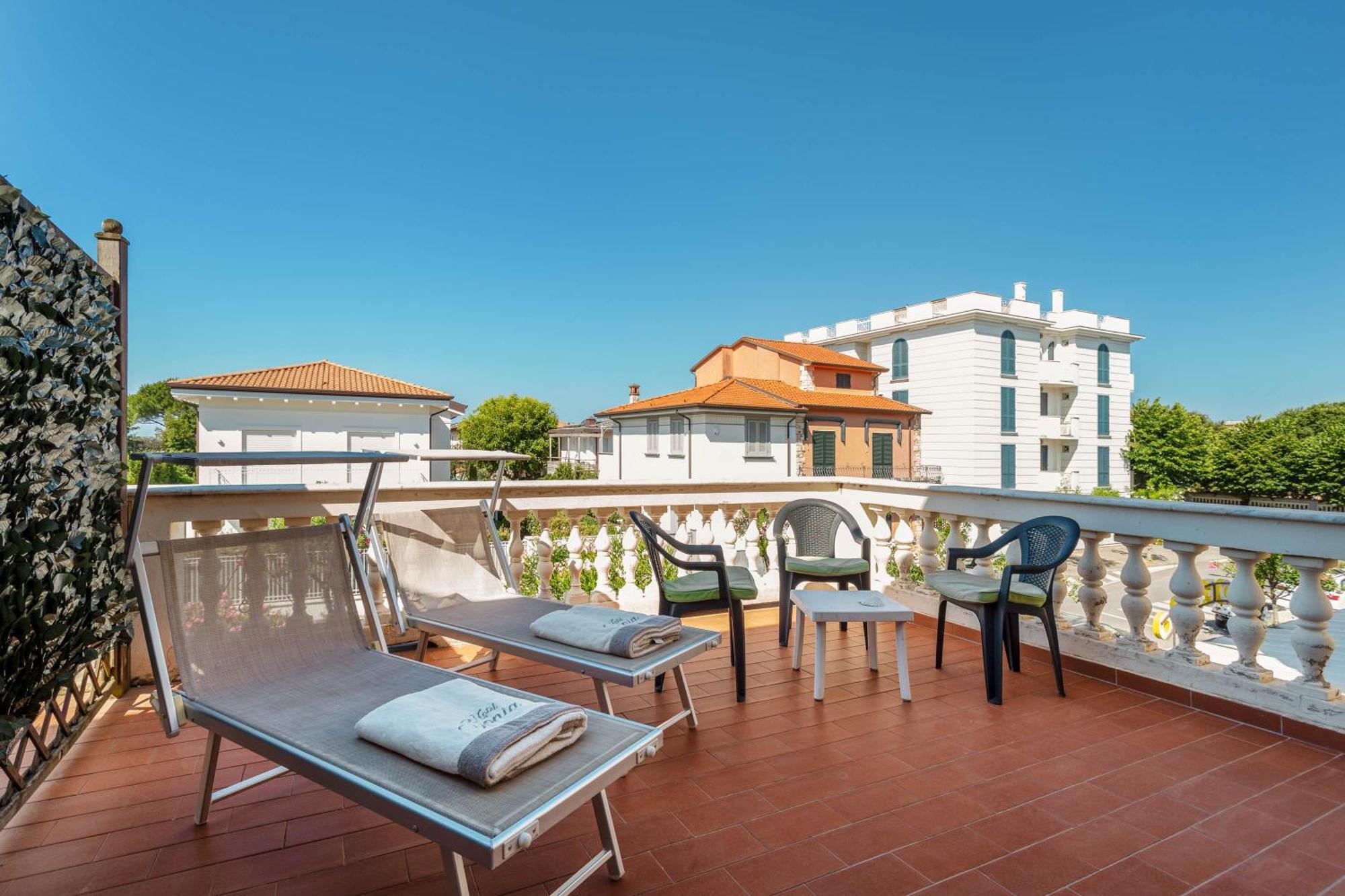 Hotel Sonia Forte dei Marmi Buitenkant foto