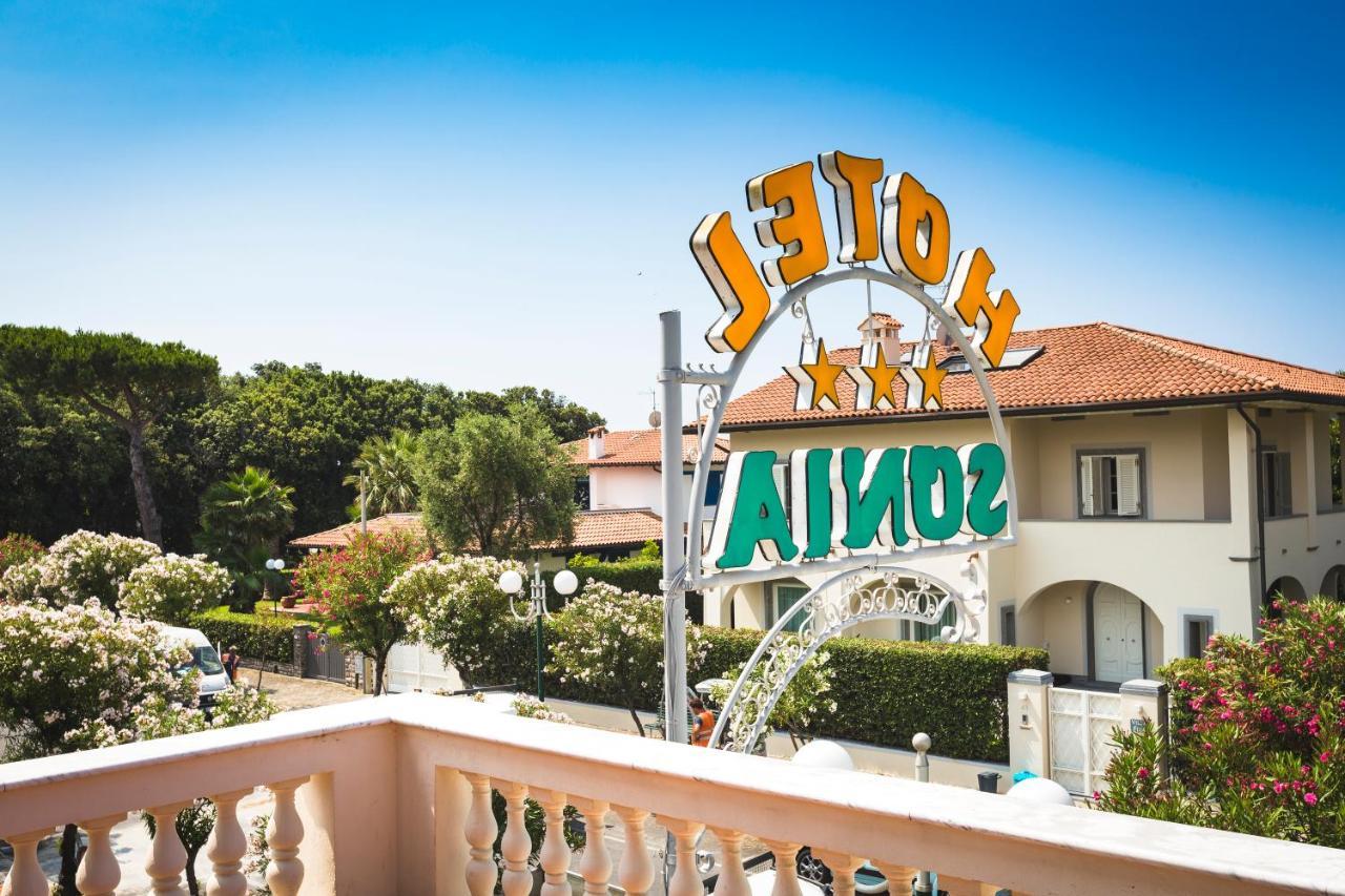 Hotel Sonia Forte dei Marmi Buitenkant foto